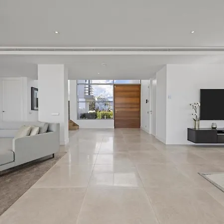 Eriksson Homes Luxury 8 Guest Sea Views Villa