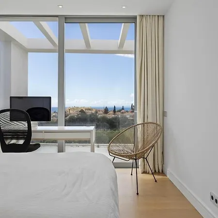 Eriksson Homes Luxury 8 Guest Sea Views *