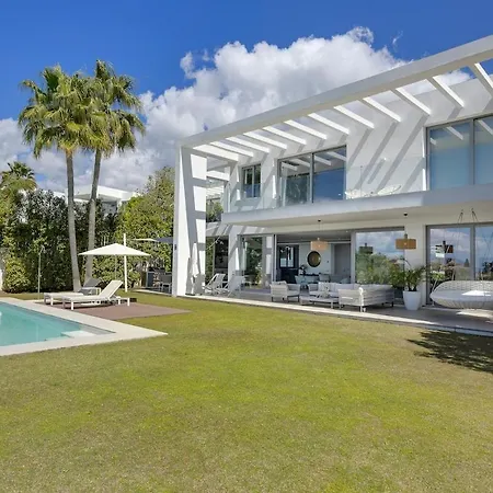 Villa Eriksson Homes Luxury 8 Guest Sea Views *